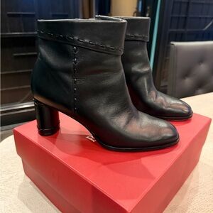 Bernardo 1946 “Gene” Black Heeled Ankle Boots size 9